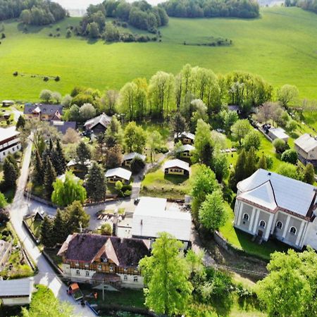 Stredisko Doubrava Hotell Zlaté Hory Exteriör bild